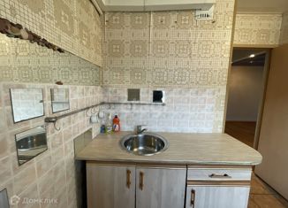 Продаю 2-ком. квартиру, 45.3 м2, поселок городского типа Светлый, улица Коваленко, 10