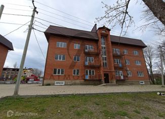 Трехкомнатная квартира на продажу, 70.4 м2, Апшеронск, Транспортный переулок, 2Б