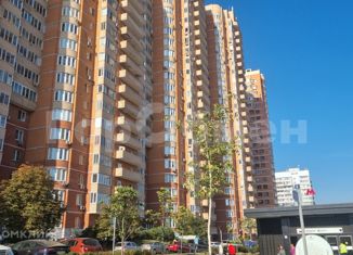 Продается двухкомнатная квартира, 57.8 м2, Москва, улица Новаторов, 6