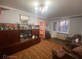 Продажа 3-ком. квартиры, 56 м2, Астраханская область, улица Яблочкова, 34