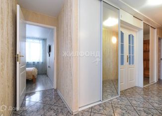 Продам 3-комнатную квартиру, 60 м2, Новосибирск, улица Сибиряков-Гвардейцев, 59
