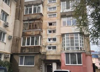 Продажа 2-комнатной квартиры, 59.4 м2, поселок городского типа Новофёдоровка, Севастопольская улица, 25
