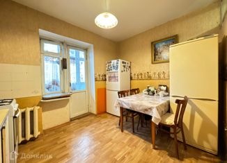 Продается двухкомнатная квартира, 55 м2, Нальчик, улица Тарчокова, 50, район Горная