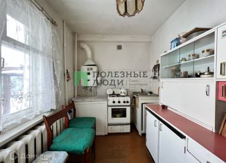 Трехкомнатная квартира на продажу, 58 м2, посёлок городского типа Ярега, улица Космонавтов, 8