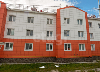 Продаю однокомнатную квартиру, 36.3 м2, поселок городского типа Уренгой, микрорайон Центральный, 2