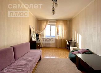 Продаю трехкомнатную квартиру, 74 м2, Курская область, улица Крюкова, 11