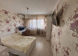 Продам 3-ком. квартиру, 70 м2, Краснодарский край, улица Александра Покрышкина, 22