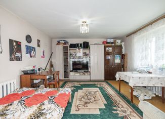 Продажа 3-ком. квартиры, 82.4 м2, Екатеринбург, метро Уралмаш, улица Уральских Рабочих, 16