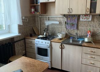 Продаю 2-ком. квартиру, 47 м2, Нижний Новгород, улица Героя Чугунова, 8, улица Героя Чугунова