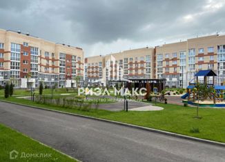 Продаю двухкомнатную квартиру, 78 м2, посёлок Мичуринский, микрорайон Мегаполис-Парк, 18к4