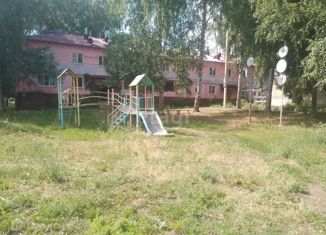 Продам 3-ком. квартиру, 58 м2, посёлок Левженский, Центральная улица, 11