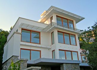 Продаю дом, 475 м2, поселок городского типа Береговое, Кипарисная улица