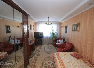 Продажа 3-комнатной квартиры, 65 м2, Челябинск, улица Комарова, 133Б, Тракторозаводский район
