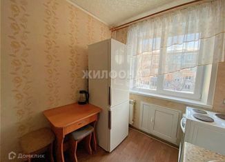 Продам 1-комнатную квартиру, 30 м2, Осинники, улица 50 лет Октября, 39