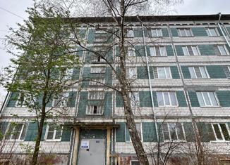 Трехкомнатная квартира на продажу, 53.8 м2, поселок городского типа Балакирево, Центральный квартал, 2