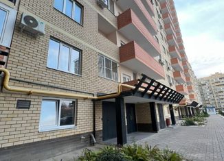 Продам 3-комнатную квартиру, 85.8 м2, Астрахань, улица Трофимова, 6, Советский район