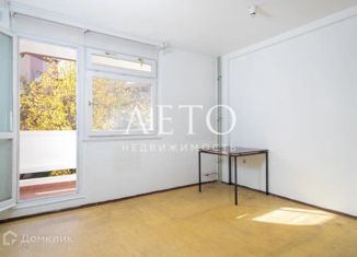 Продам 1-ком. квартиру, 30 м2, Сочи, Дагомысская улица, 19, микрорайон Больничный Городок