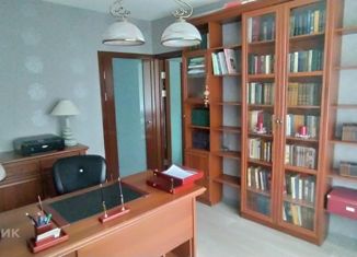 Аренда 4-ком. квартиры, 80 м2, Сестрорецк, улица Володарского, 25