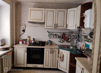 Продаю 3-комнатную квартиру, 56 м2, Абинск, Комсомольский проспект, 101
