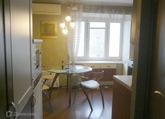Продается трехкомнатная квартира, 90.5 м2, Санкт-Петербург, Суворовская улица, 3к11