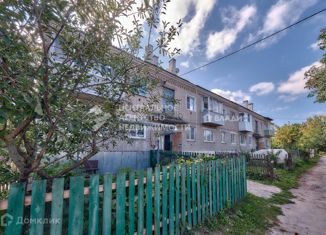 Продажа 3-ком. квартиры, 46 м2, Рыбное, Большая улица, 43