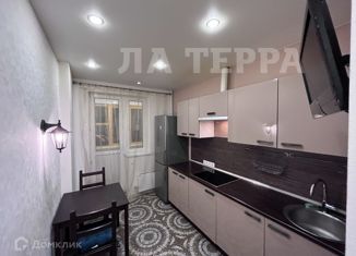 Продам 1-комнатную квартиру, 40 м2, Москва, улица Твардовского, 2к4, метро Строгино