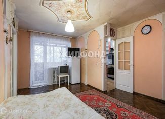 Продается двухкомнатная квартира, 45 м2, Новосибирск, Каменская улица, 82, метро Сибирская