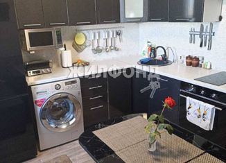 Продам однокомнатную квартиру, 37 м2, Новосибирск, Вертковская улица, 117, метро Студенческая