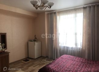 Продам 3-ком. квартиру, 72 м2, Ярцево, улица Гагарина, 2