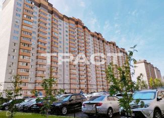 Продам 3-ком. квартиру, 103 м2, Воронеж, улица Козо-Полянского, 3, ЖК Спутник