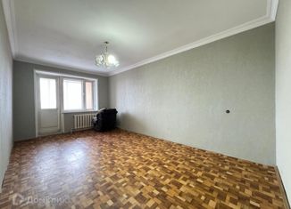 Продаю двухкомнатную квартиру, 45 м2, Нальчик, улица Мальбахова, 127, район Стрелка