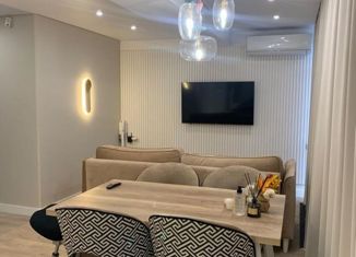 Продам 4-комнатную квартиру, 95 м2, село Раздольное, Тепличная улица, 71к9