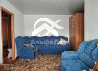 Продам 4-ком. квартиру, 63 м2, Еманжелинск, улица Чкалова, 8