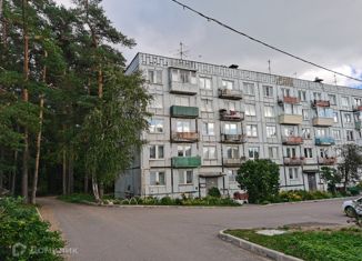 Продаю однокомнатную квартиру, 30 м2, поселок Песочное, улица Юрия Литвинова, 15