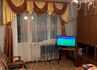 Продам 3-ком. квартиру, 60.5 м2, деревня Повракульская, Центральная улица, 12