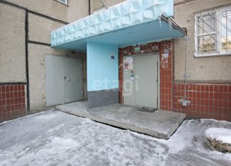 Продается 2-комнатная квартира, 50 м2, Челябинск, Курчатовский район, улица Островского, 36