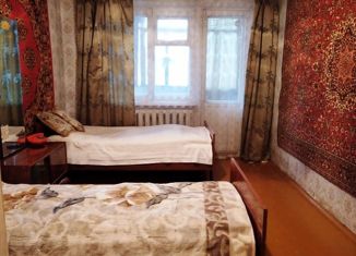 Продаю двухкомнатную квартиру, 65 м2, Магнитогорск, проспект Карла Маркса, 188