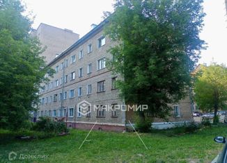 Продаю 2-комнатную квартиру, 42 м2, Киров, улица Розы Люксембург, 60