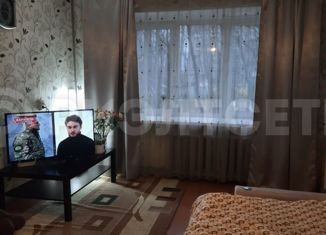 Продается двухкомнатная квартира, 49.6 м2, поселок городского типа Мурмаши, улица Цесарского, 2