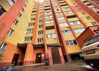 Продается 3-ком. квартира, 70.1 м2, Йошкар-Ола, улица Петрова, 32, микрорайон Мирный