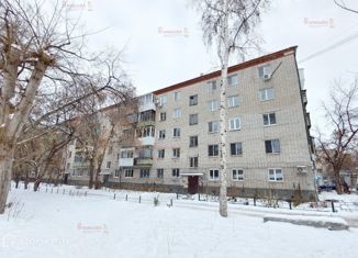 Продам 2-ком. квартиру, 44 м2, Екатеринбург, метро Чкаловская, улица Степана Разина, 54