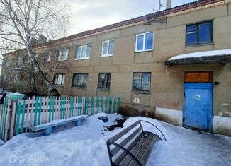 Продается 3-комнатная квартира, 63.4 м2, Челябинская область, улица Труда, 2