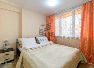 Сдаю в аренду 2-ком. квартиру, 60 м2, Сочи, улица Гагарина, 8