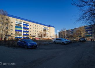 Продаю 2-комнатную квартиру, 48 м2, поселок городского типа Солнечный, улица Ленина, 18