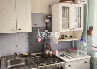 Продам 2-ком. квартиру, 44.6 м2, Ломоносов, Александровская улица, 33