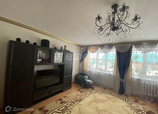 Продается 3-комнатная квартира, 79.6 м2, село Викулово, улица Кирова, 21
