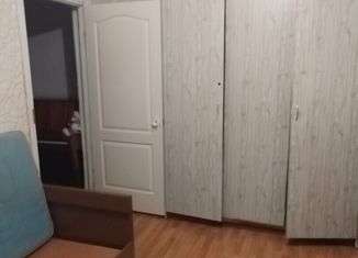 Продается двухкомнатная квартира, 48.6 м2, Нижнекамск, площадь Лемаева, 4