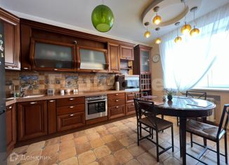 Сдам в аренду 3-комнатную квартиру, 118.9 м2, Москва, Никулинская улица, 5к2, Никулинская улица