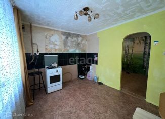 Продаю 4-ком. квартиру, 84 м2, Осташков, переулок Адрианова, 14