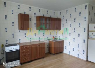 Сдаю 2-ком. квартиру, 81.9 м2, Белгород, улица 5 Августа, 31